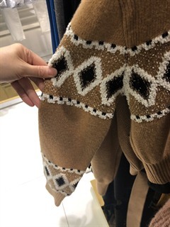 19/20秋冬19/20秋冬服装开衫商场全球实拍图库_19/20秋冬全球零售批发市场实拍_19/20秋冬展会实拍图
