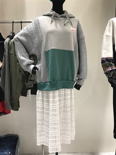 服装商场实拍图库_全球服装零售批发市场实拍_服装展会实拍
