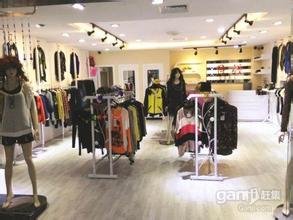 《广东深圳新港湾服装批发城》