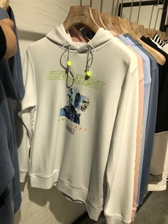服装商场实拍图库_全球服装零售批发市场实拍_服装展会实拍